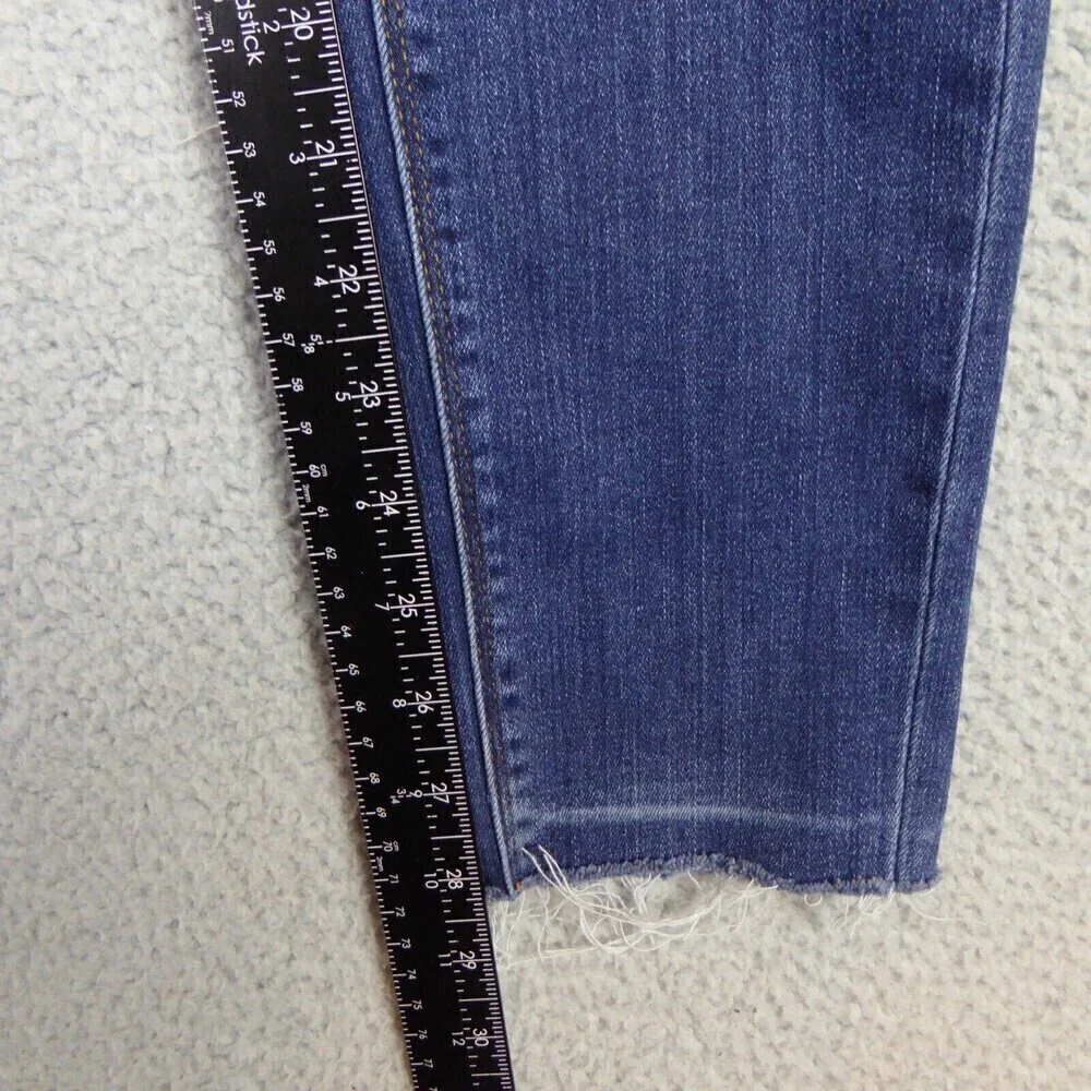 Uniqlo Jeans Womens Size 28 Blue Medium Washed Skinny Straight Mid Rise Raw Hem